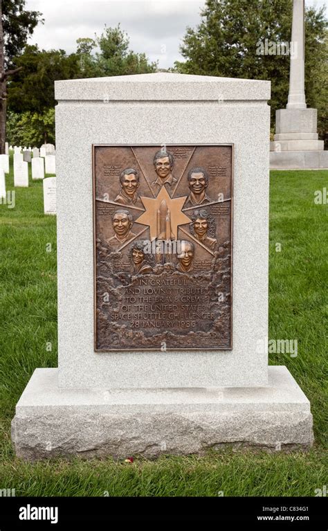 Space shuttle challenger memorial at arlington cemetery hi-res stock photography and images - Alamy