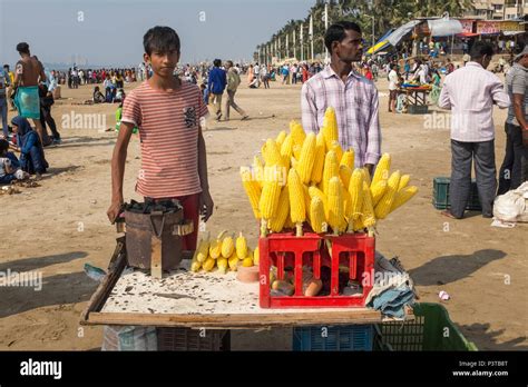 Juhu beach, Mumbai, India Stock Photo - Alamy