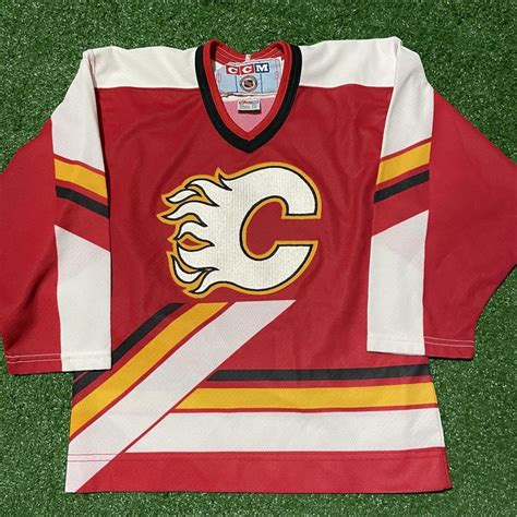 Vintage Calgary flames nhl hockey Youth jersey size... - Depop