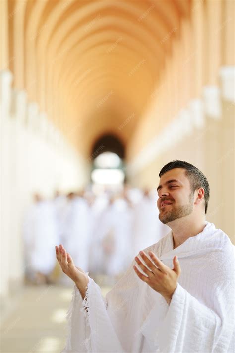 Premium Photo | Muslim pilgrims at Miqat