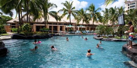 10 Best Oahu Resorts for Families | Family Vacation Critic