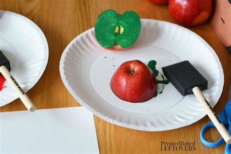 Apple Stamping Craft for Kids - A Fun Fall Activity for Kids