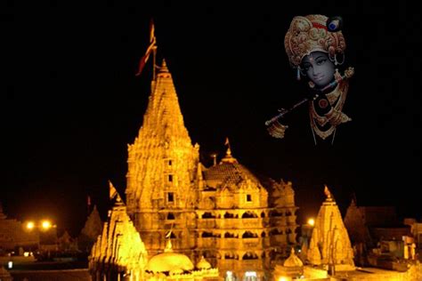 Dwarkadhish Temple,Gujarat | Temple photography, Water temple, Temple design for home