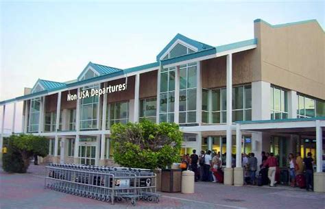 Queen Beatrix International Airport in Oranjestad: 5 reviews and 6 photos