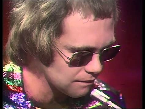 Elton John – "Tiny Dancer" LIVE in 1971 (WATCH) | Classic Hits 24/7