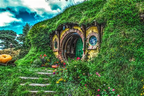 Visit the real Hobbiton in New Zealand – Unusual Places