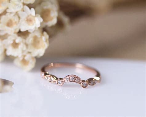 12 Elegant Rose Gold Wedding Bands