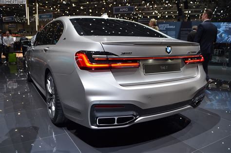 Geneva 2019: BMW M760Li facelift in Individual Frozen Cashmere