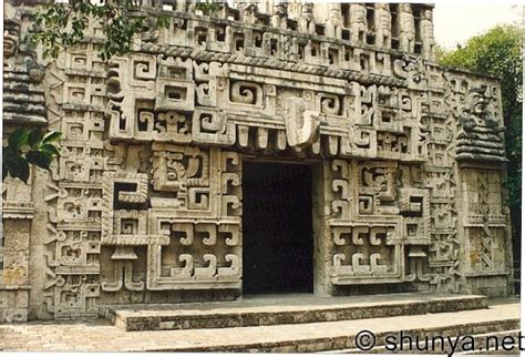 Résultat de recherche d'images pour "aztec building" | Aztec architecture, Mayan architecture ...