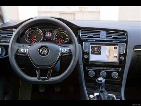 2015 Volkswagen Golf SportWagen - Interior | Caricos