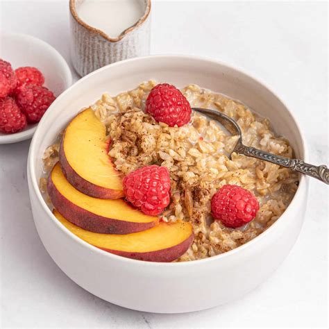 Old-Fashioned Oatmeal Recipe | EatingWell