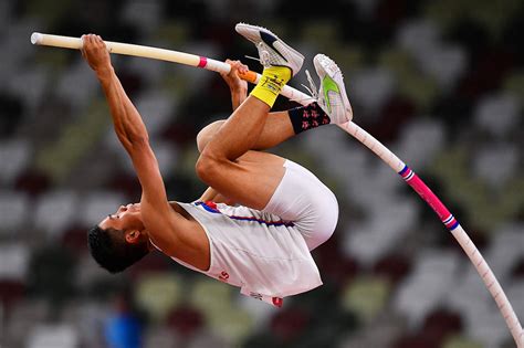 Olympian EJ Obiena on the injury that almost broke him | ABS-CBN News