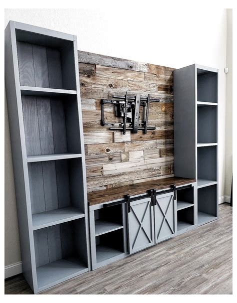 Savvy Farmhouse Design Co.???? sur Instagram : « Another beautiful custom entertainment center w ...