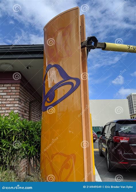 Taco Bell Drive Thru Line of Cars Wait To Order Food Editorial Stock Image - Image of burritos ...