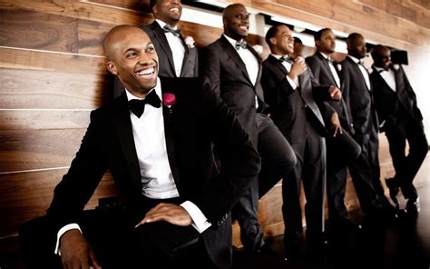 Must-Have Groom and Groomsmen Pictures by BespokeDaily Blog