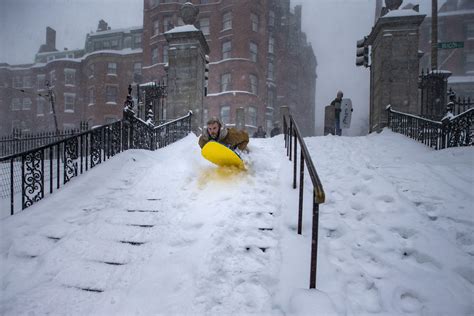 Photos: Mass. residents dig out after blizzard conditions, heavy snowfall in weekend nor'easter ...