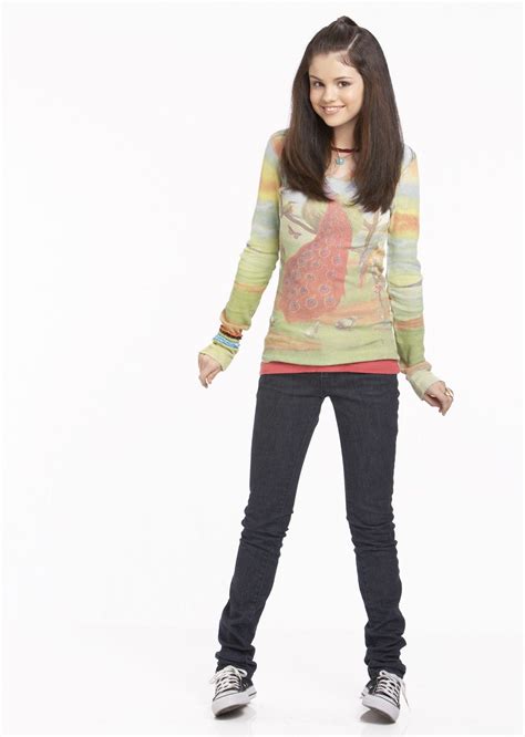 Selena Gomez as Alex Russo in Wizards Of Waverly Place. (Wizards Of ...