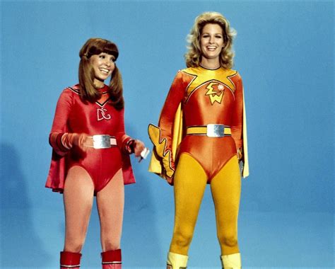 Electra Woman and Dyna Girl 1976 : r/OldSchoolCool