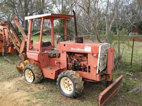 DITCH WITCH R40 RIDING TRENCHER - J.M. Wood Auction Company, Inc.