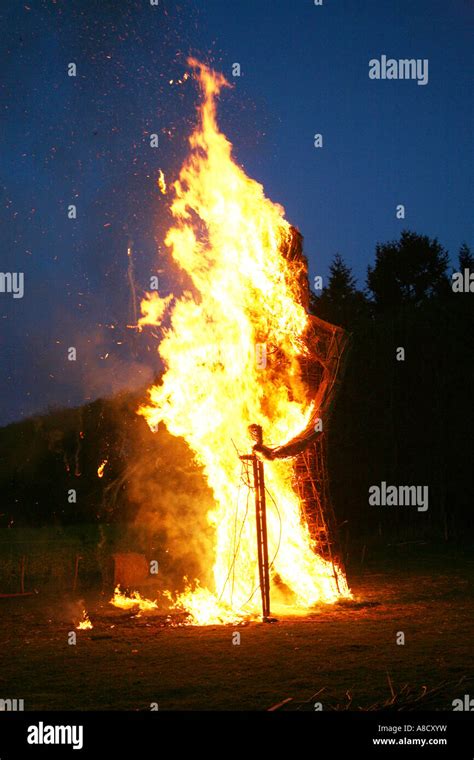 Wicker Man Burning Stock Photos & Wicker Man Burning Stock Images - Alamy