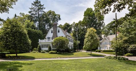 Bronxville, N.Y.: An Affluent Village 15 Miles From Manhattan - The New York Times