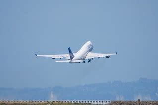 United 747-400 744 takeoff, runway 1L or R, SFO DSC_0511 | Flickr