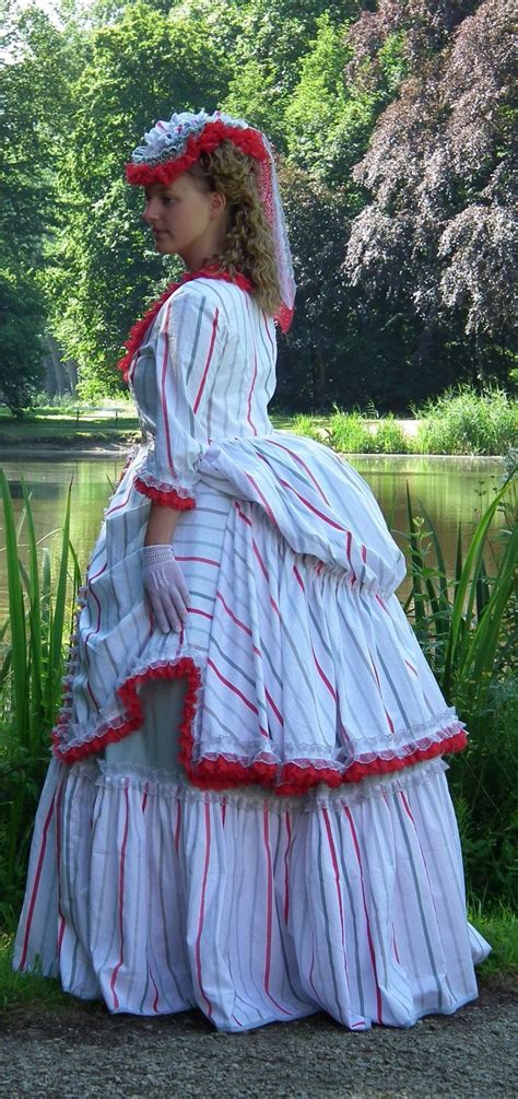 Victorian bustle dress | Victorian fashion, Victorian dress pattern, Victorian gowns