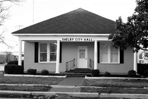 Shelby, MS : Shelby Town Hall photo, picture, image (Mississippi) at city-data.com