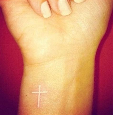 [34+] Cross Tattoo With Verse On Wrist | LaptrinhX / News