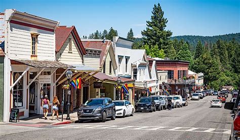 Best College Towns In California's Sierra Nevada - WorldAtlas