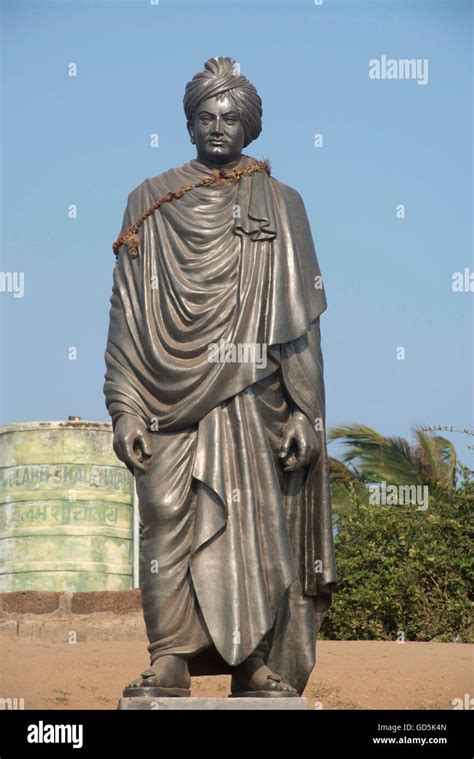 Swami vivekananda statue in garden hi-res stock photography and images ...