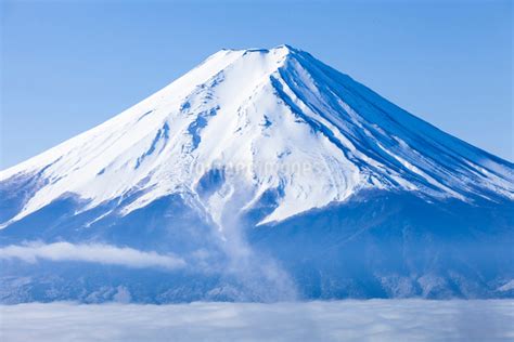 冬の富士山と雲海の写真素材 [FYI03850736] | ストックフォトのamanaimages PLUS