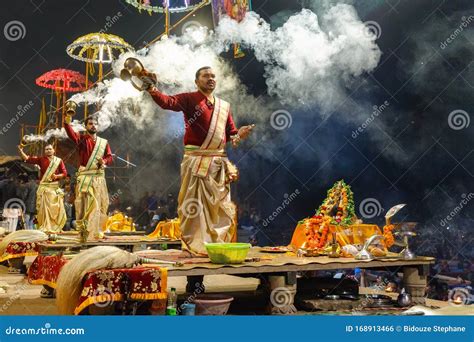 Varanasi Aarti ceremony editorial photo. Image of benares - 168913466