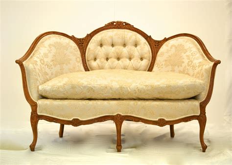 Antique Victorian Sofa | EBTH