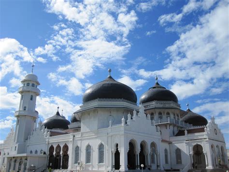 Wisata Religi Masjid Raya Baiturrahman Banda Aceh - Yoshiewafa