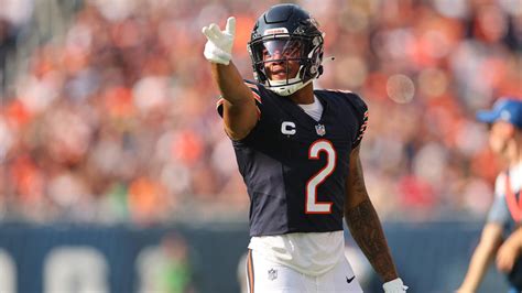 Chicago Bears injury report: DJ Moore, Jaquan Brisker updates - Yahoo ...