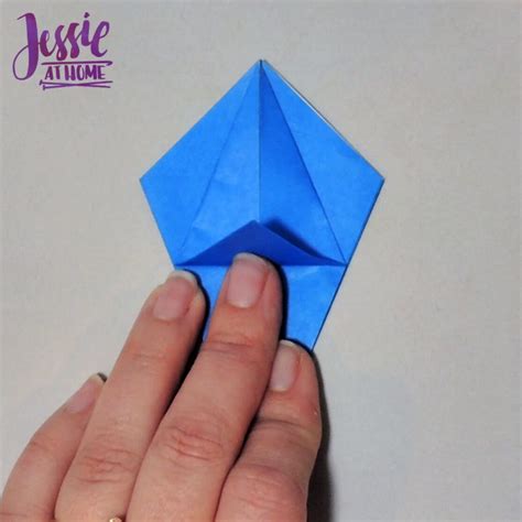 Origami Iris - A beautiful, dimensional flower that is sure to impress!