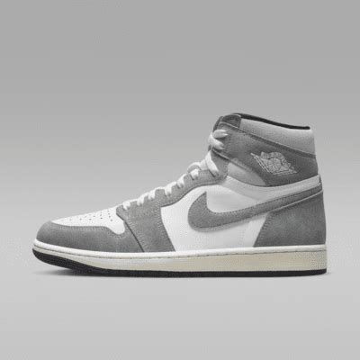 Air Jordan 1 Retro High OG Men's Shoes. Nike PH