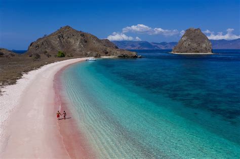 PINK BEACH | Jetset for Good | Places to go, Surfers paradise, Beach