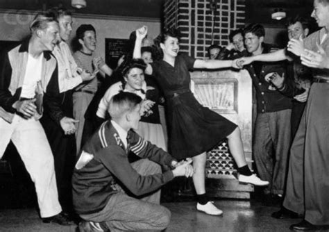 Historia de Rock & Roll | Rock and roll, 50s teenagers, Vintage life