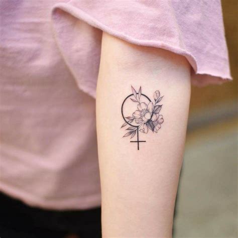 Tattoo femenino | Tatuaje feminista, Tatuaje de venus, Tatuajes de moda