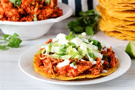 Tostadas De Tinga De Pollo