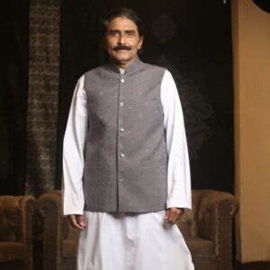 Javed Miandad Wiki, Height, Age, Wife, Children, Family, Biography ...