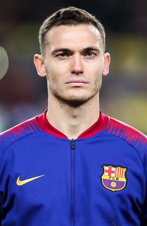 Vermaelen - Thomas Vermaelen hoàn thành việc chuyển nhượng đến Vissel ...