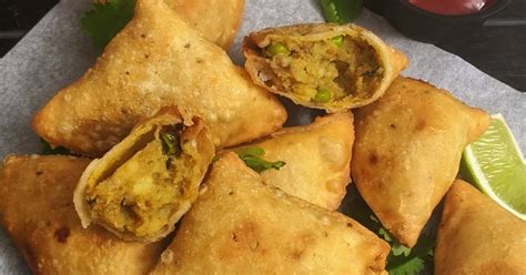 Aloo Samosa Punjabi Samosa Recipe by Saraniyaa Pradeep - Cookpad