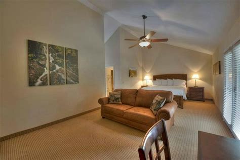 Tremont Lodge And Resort Rooms: Pictures & Reviews - Tripadvisor