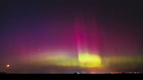 Dazzling Northern Lights display awes sky watchers in more than 2 dozen ...