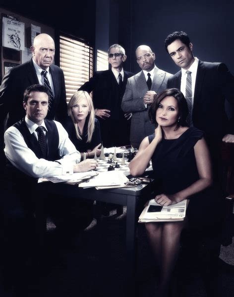 Photos: Cast Shots for LAW & ORDER: SVU Season 15