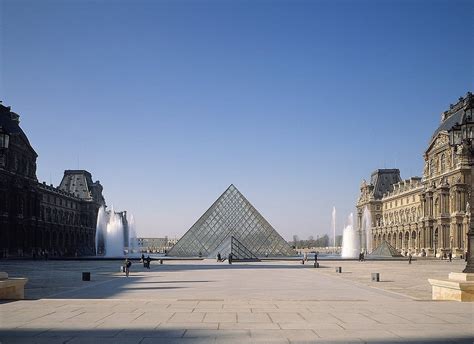 Louvre Pyramid by I.M, Pei: The Glass Pyramid - Rethinking The Future