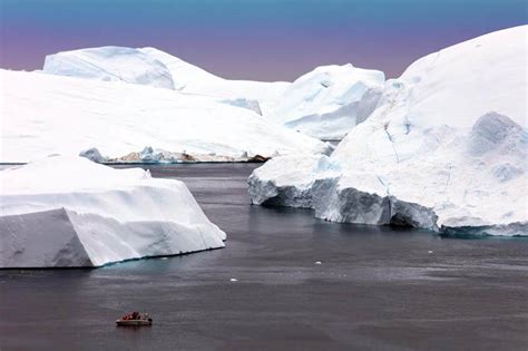 How to Visit Ilulissat Icefjord: Best Hikes, Tours & Tips